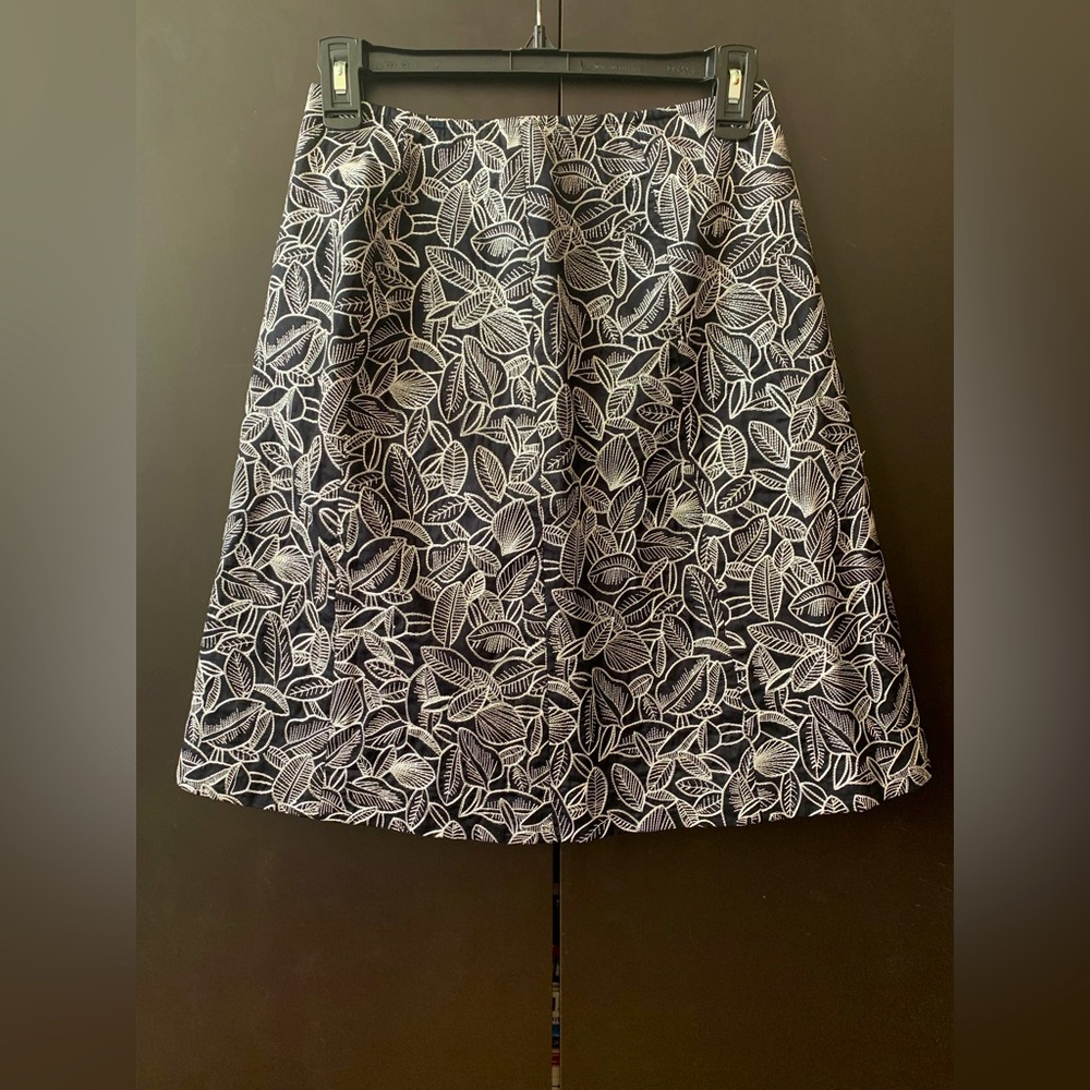 Talbots black and white embroidered skirt
